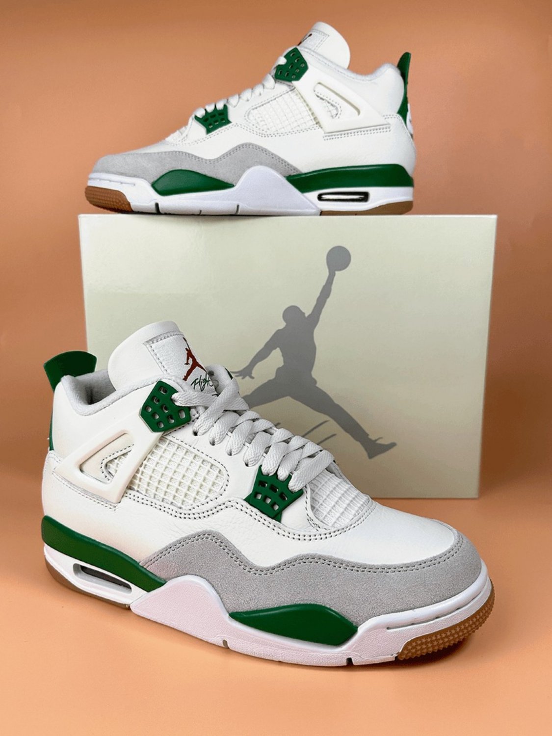 Jordan 4 Retro SB Pine Green_3