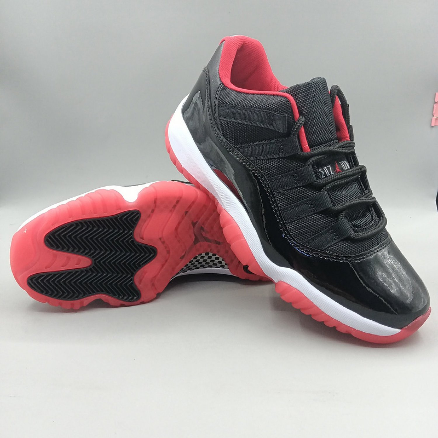 Jordan 11 Retro Low Bred_1