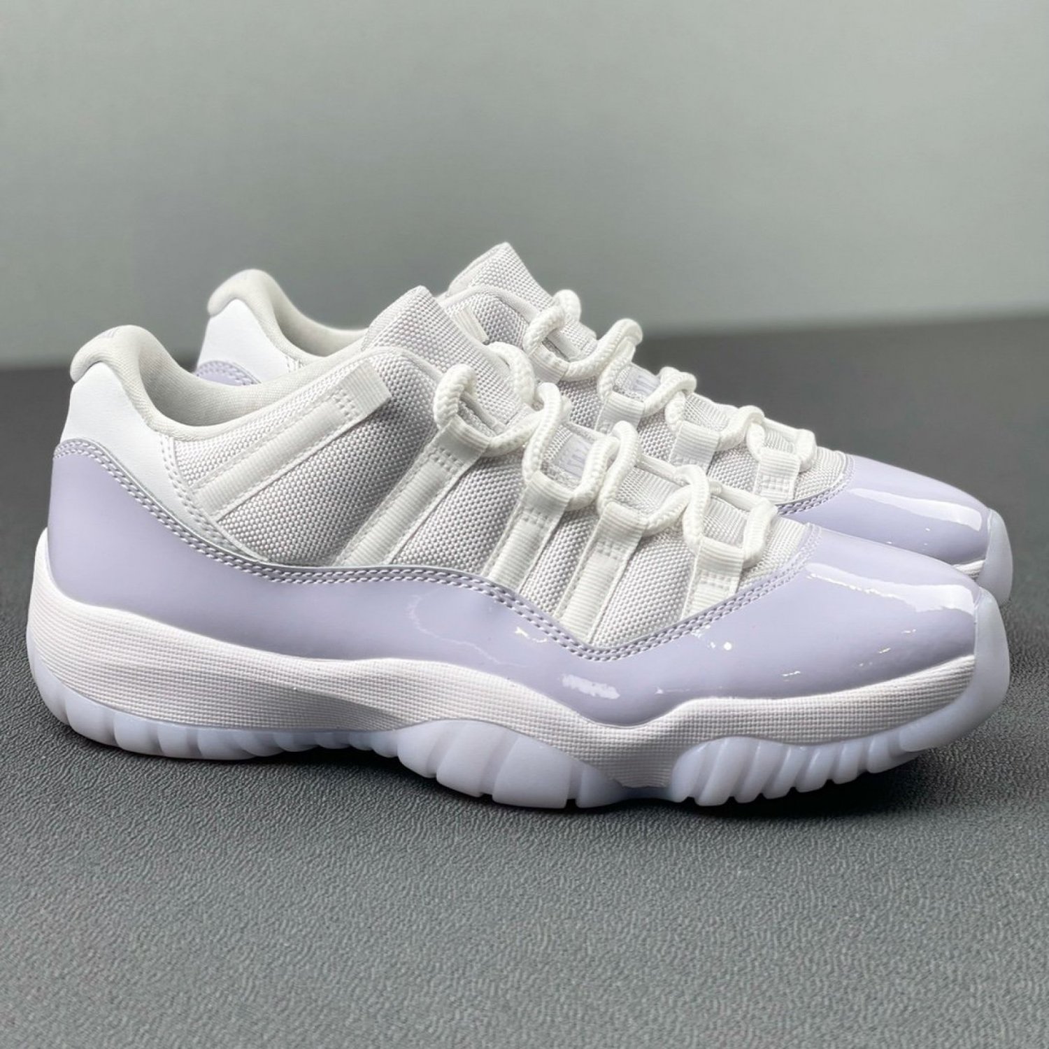 Jordan 11 Retro Low Pure Violet