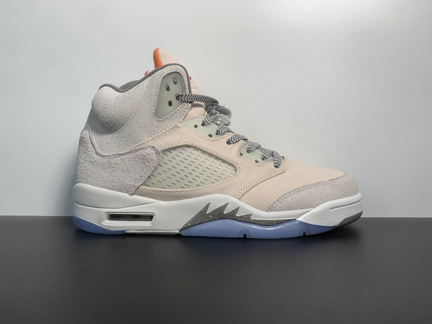 Nike Air Jordan 5 Retro SE Craft Light Orewood Brown