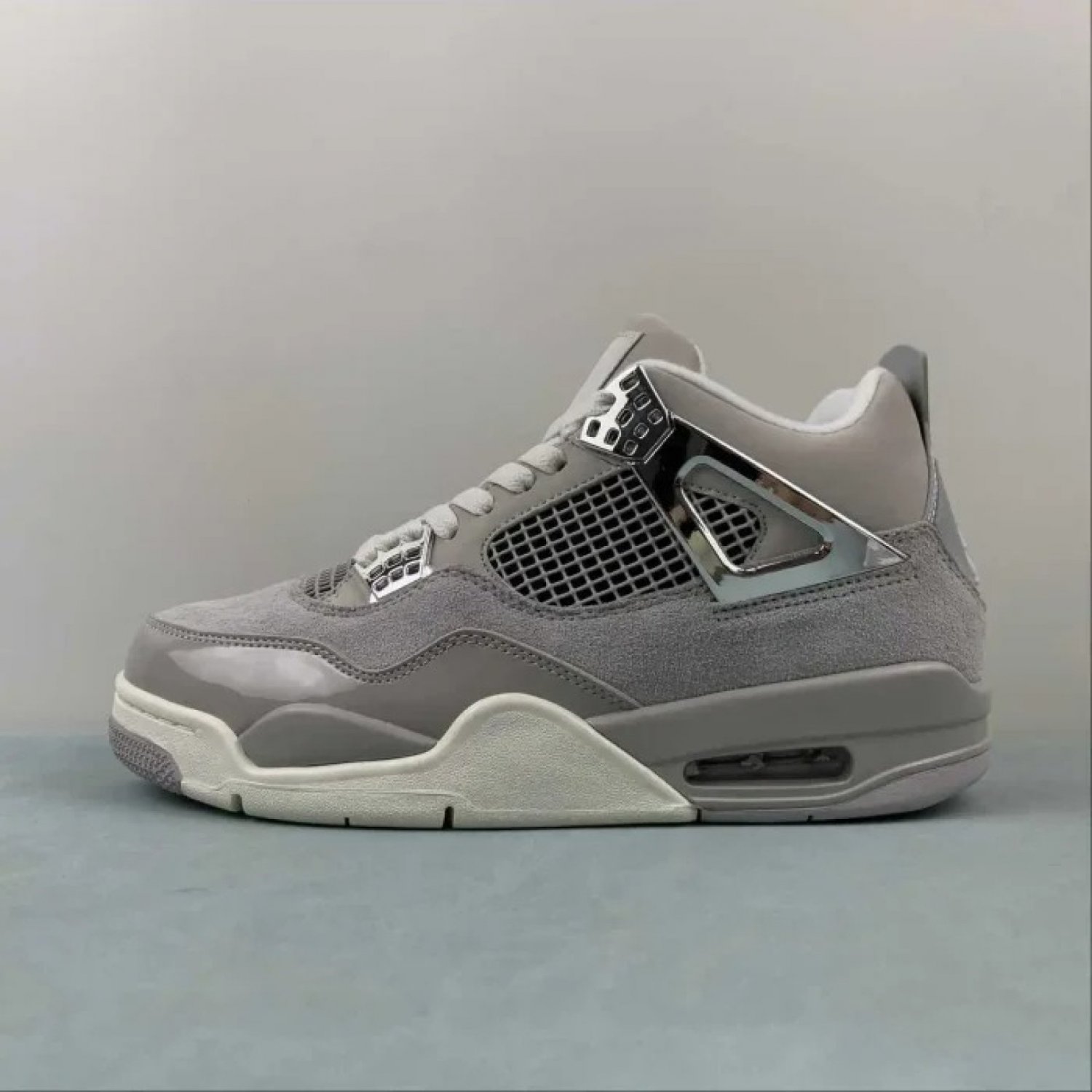 Nike Air Jordan 4 Retro Frozen Moments