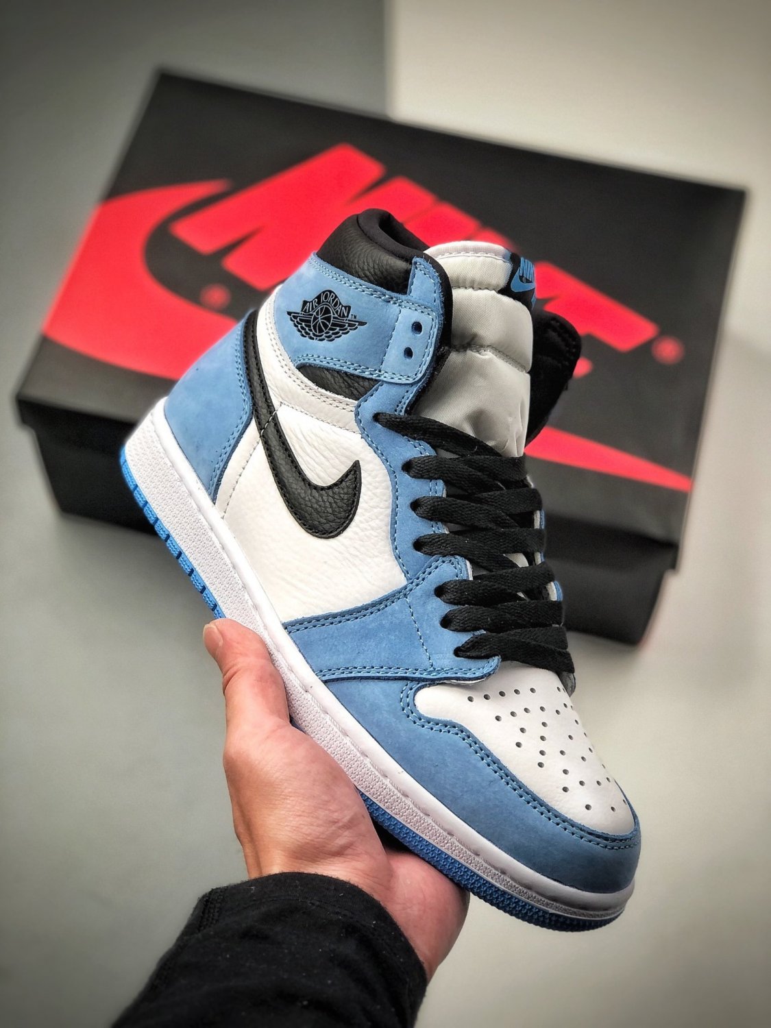 Nike Air Jordan 1 Retro High OG University Blue_2
