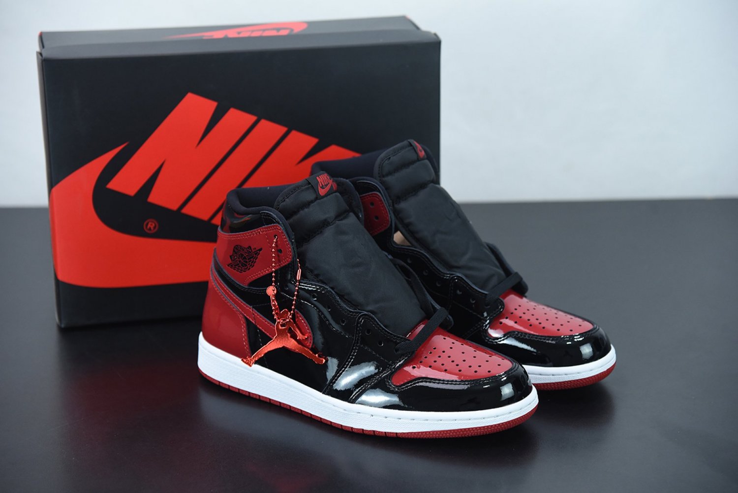 Nike Air Jordan 1 Retro High OG Patent Bred