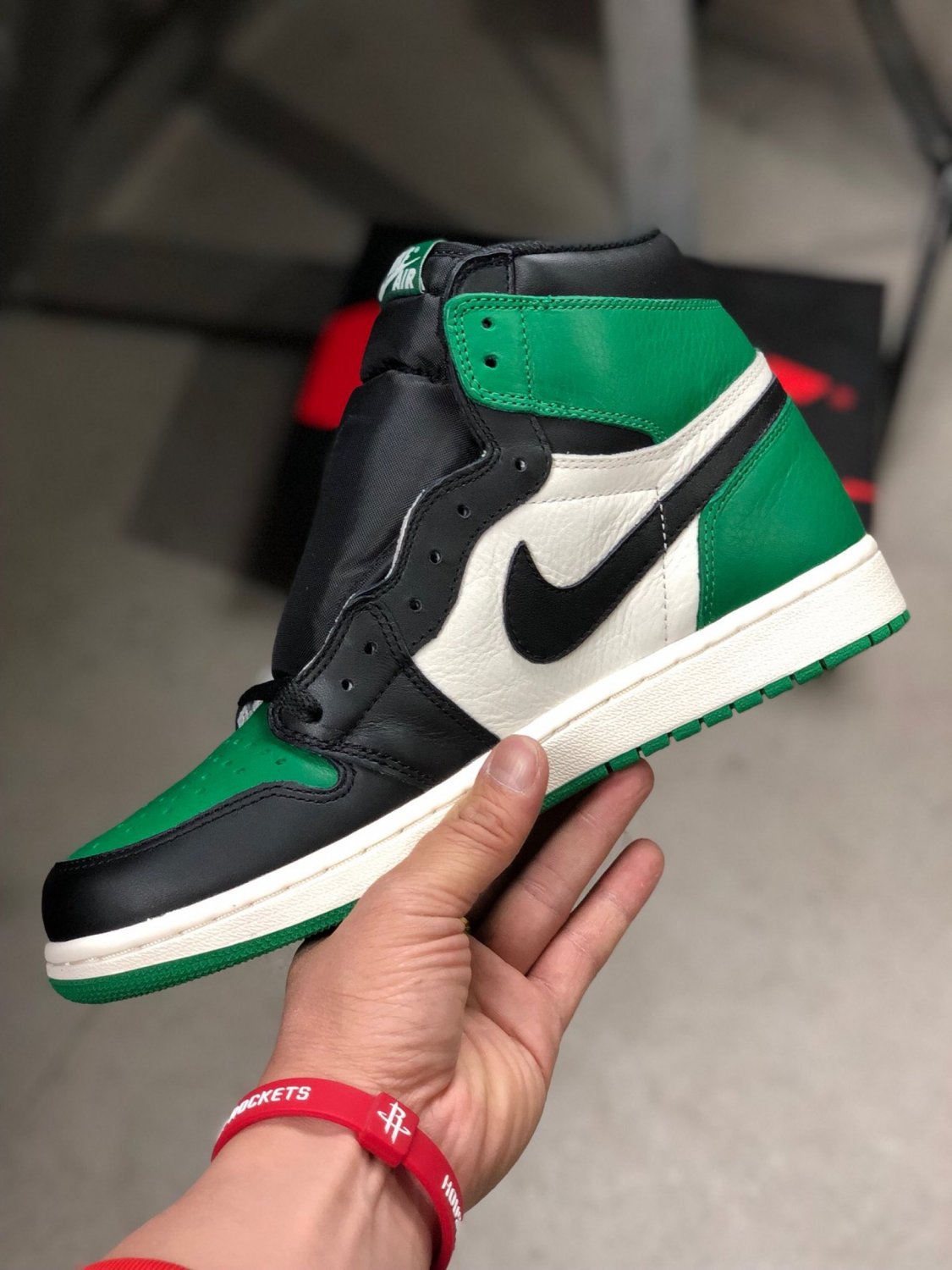 Nike Air Jordan 1 Retro High OG 'Pine Green'