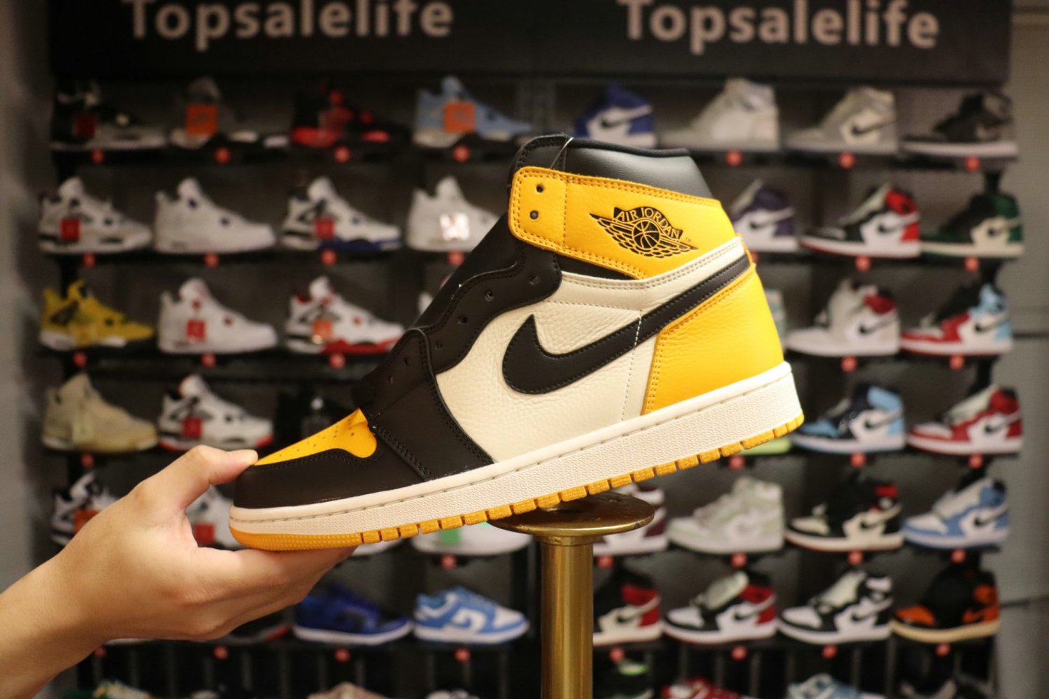 Nike Air Jordan 1 Retro High OG 'Yellow Toe'