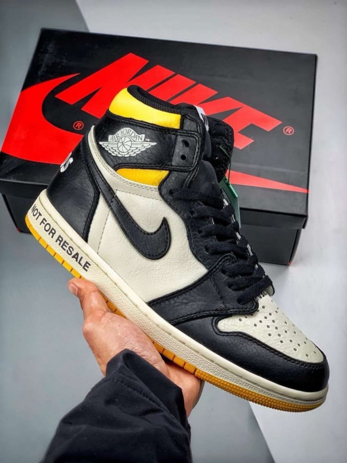 Nike Air Jordan 1 Retro High Not for Resale Varsity Maize_1