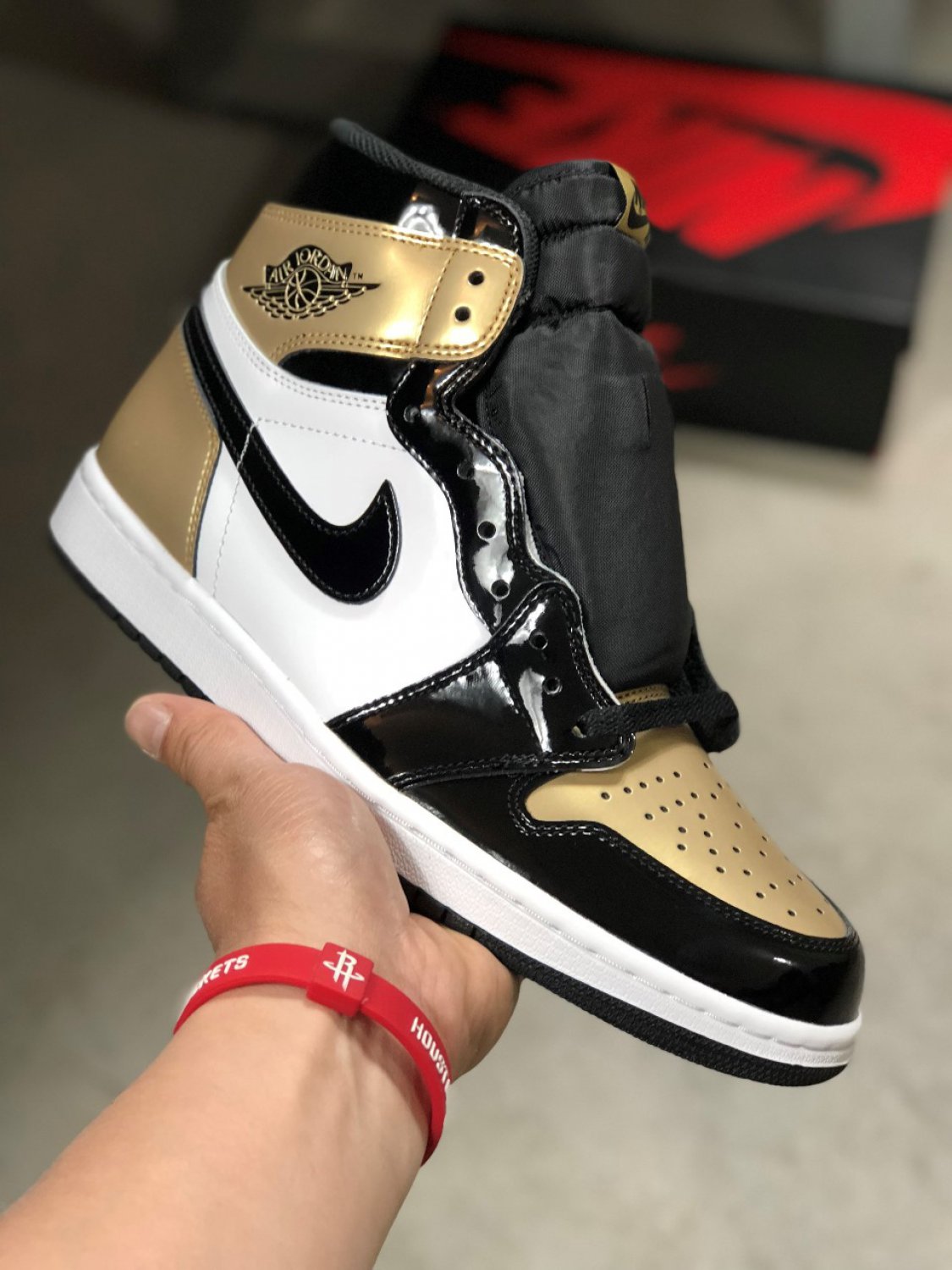 Nike Air Jordan 1 Retro High NRG Patent Gold Toe_1