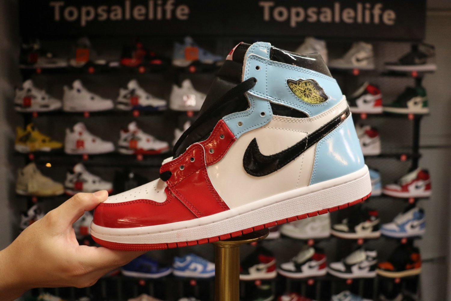 Nike Air Jordan 1 Retro High Fearless UNC Chicago_1