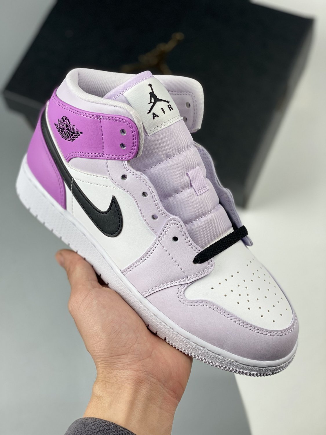 Nike Air Jordan 1 Mid Barely Grape