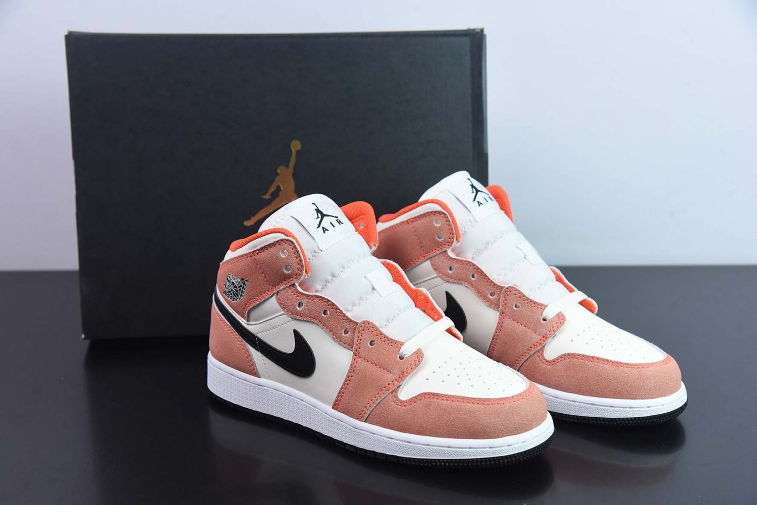 Nike Air Jordan 1 Mid SE Orange Suede_1