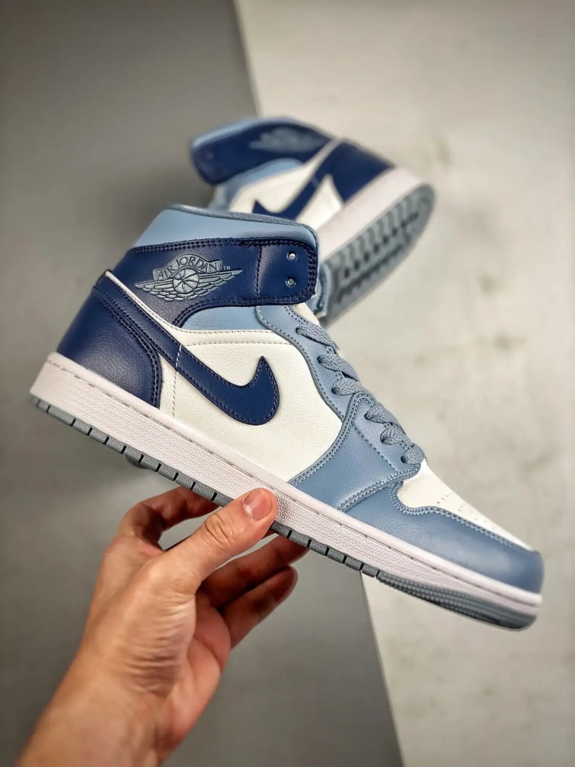 Nike Air Jordan 1 Mid Two Tone Blue