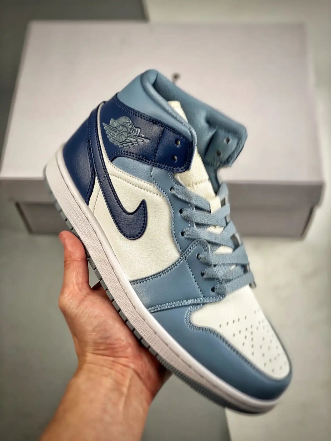 Nike Air Jordan 1 Mid Two Tone Blue_1