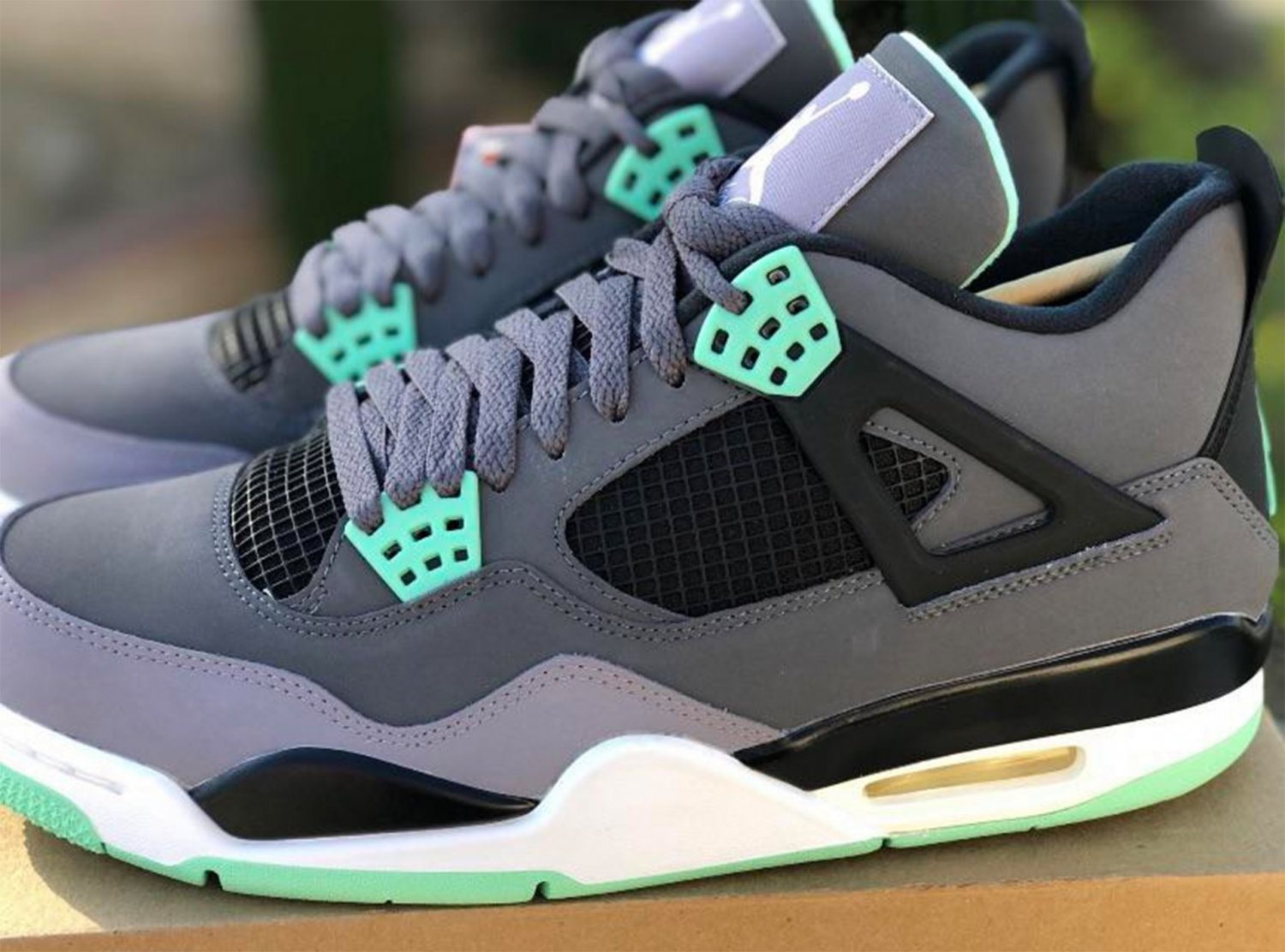 Nike Air Jordan 4 Retro Green Glow Grey Black