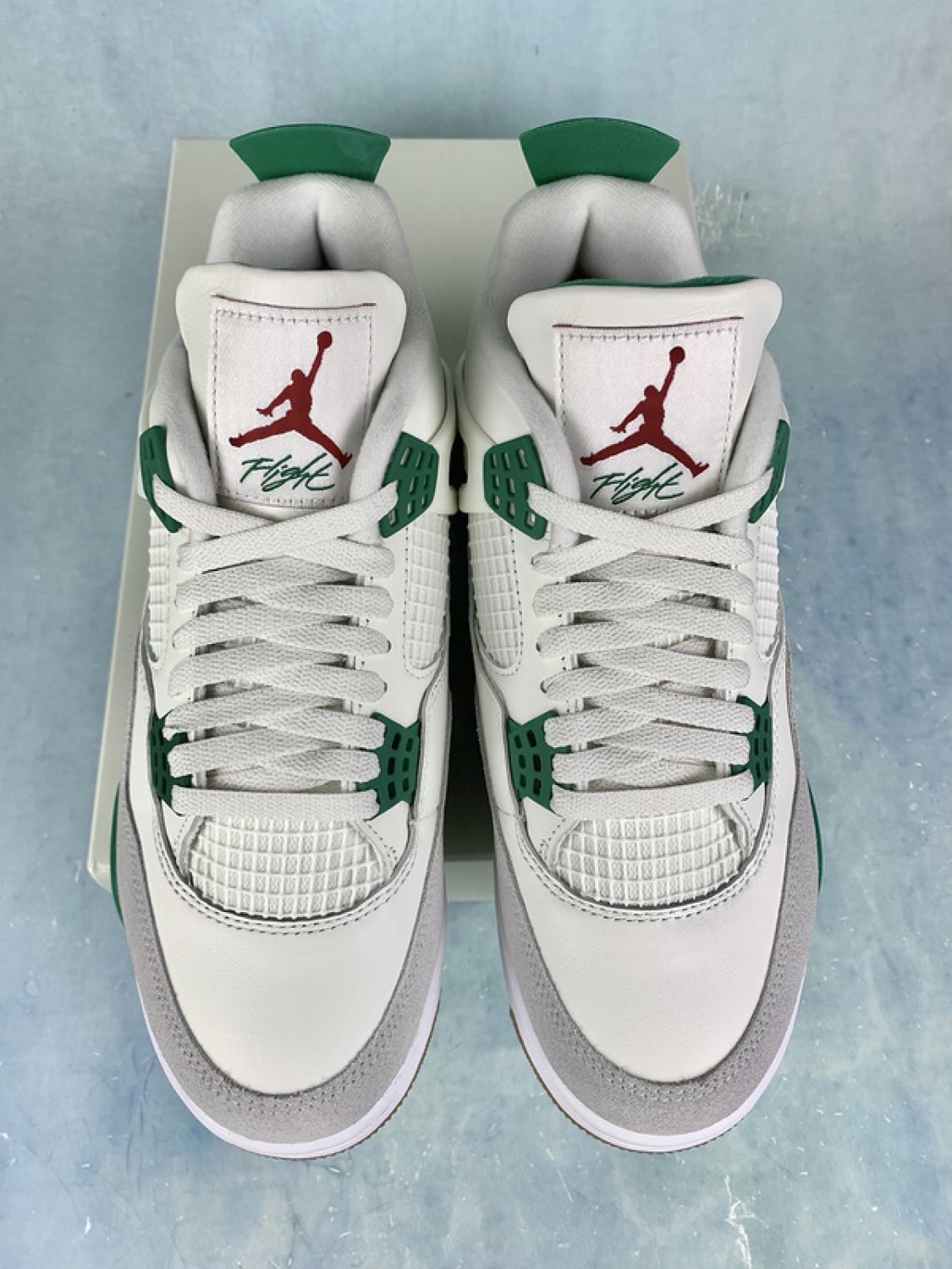 Nike Air Jordan 4 Retro SBPine Green