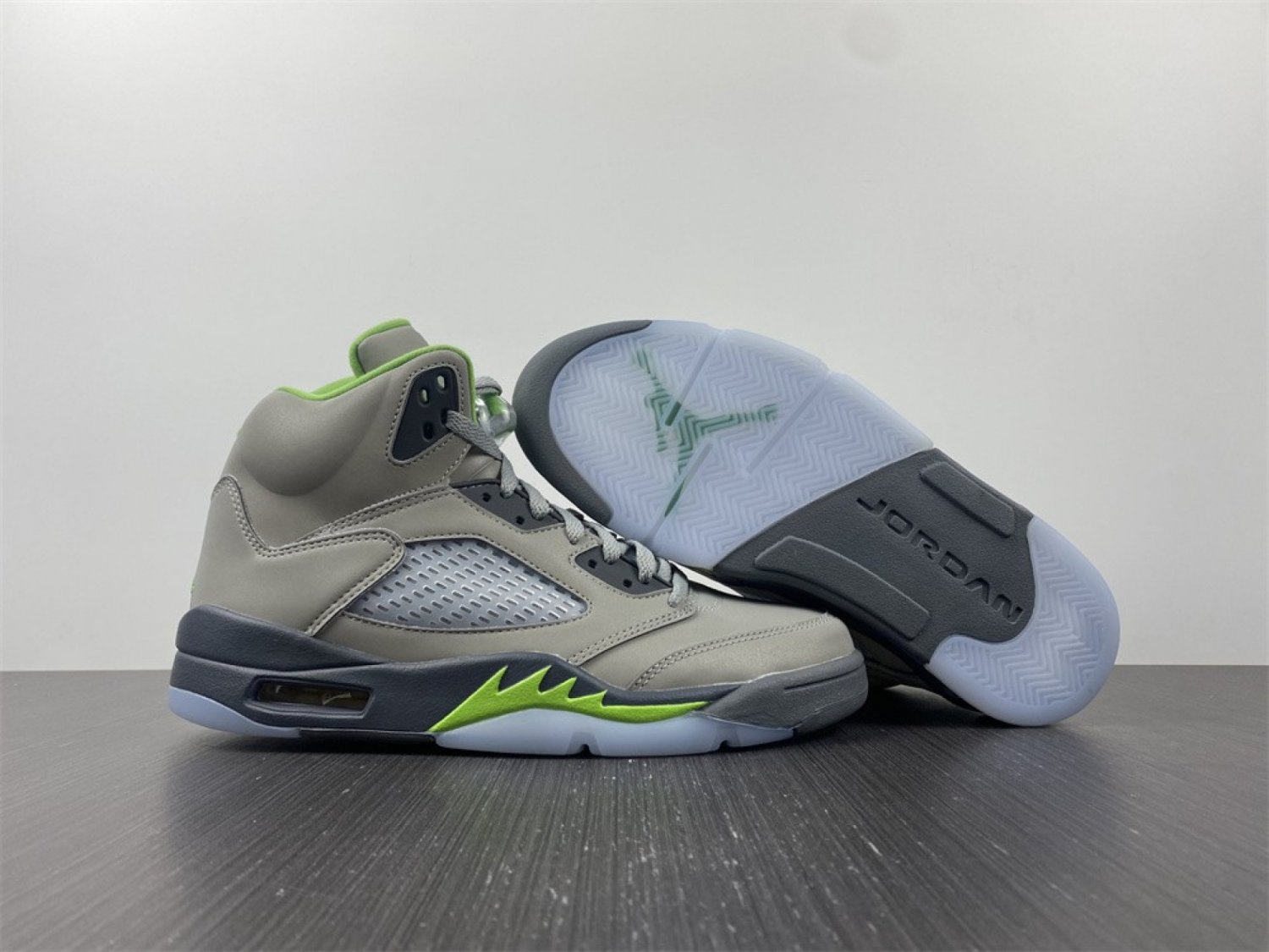 NIKE Air Jordan 5 SilverGreen Bean-Flint Grey