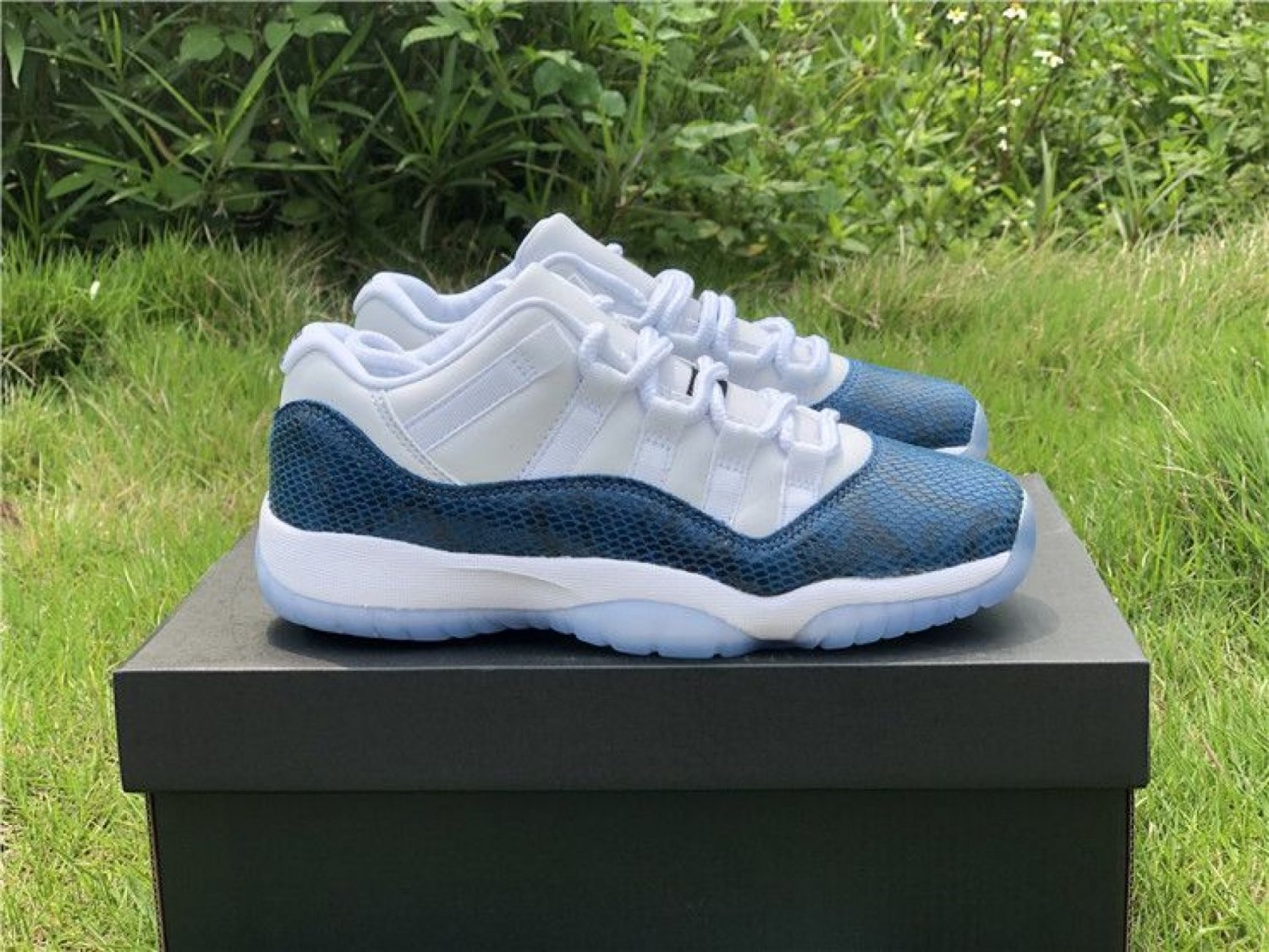 NIKE Air Jordan 11 Low &acirc;��Navy Blue Snakeskin&acirc;��