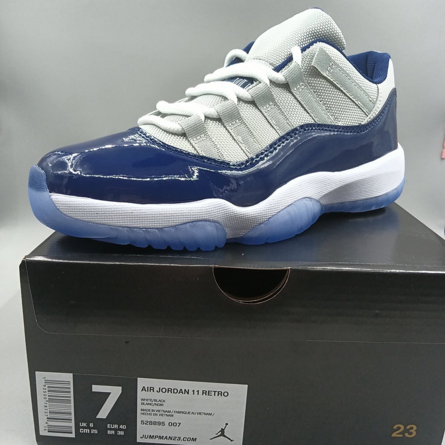 Nike Air Jordan 11 Retro Low Georgetown (GS)