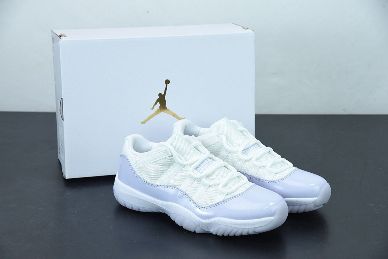 Nike Air Jordan 11 Retro Low Pure Violet