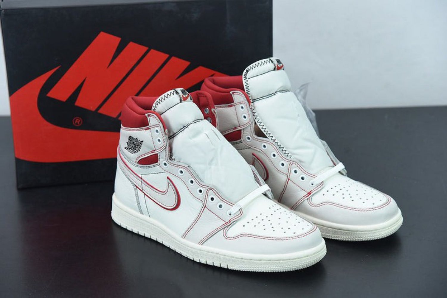 Nike Jordan 1 Retro High Phantom Gym Red