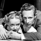 Bette Davis and Leslie Howard in The Petrified Forest Photo