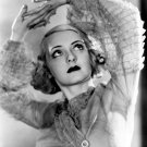 Actress Bette Davis Photo 9