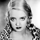 Actress Bette Davis Photo 11