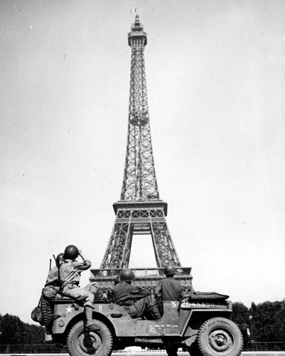 American Soldiers At The Eiffel Tower WWII Photo