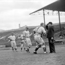Chicago Cubs Gabby Hartnett Argues With Umpire 1938 Photo