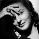 Actress Barbara Stanwyck Photo 13