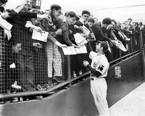 New York Yankees Joe Dimaggio Signs Autographs 1938 Photo