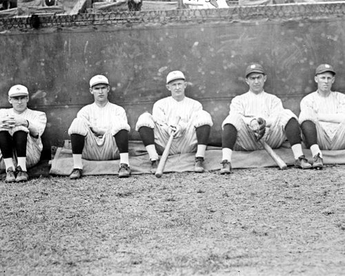 New York Yankees Wally Pipp, Aaron Ward, Johnny Mitchell, 'Home Run' Baker, Al DeVormer 1922 Photo
