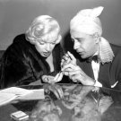 Marilyn Monroe Gets Palm Reading From Hassan at Beverly Hills Hotel Photo