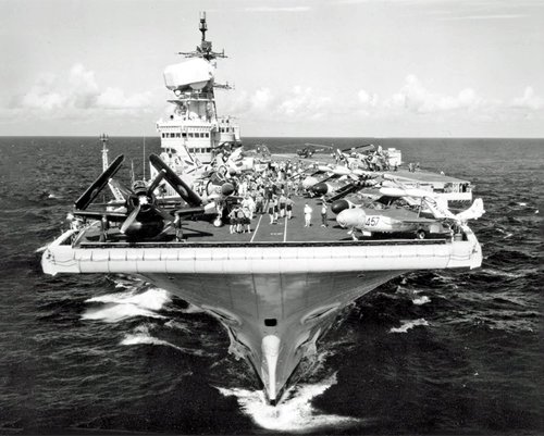 USS Robin HMS Victorious (R38) Photo