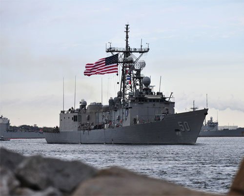 USS Taylor FFG-50 Photo