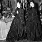 Olivia de Havilland and Vivien Leigh in Gone With The Wind Photo