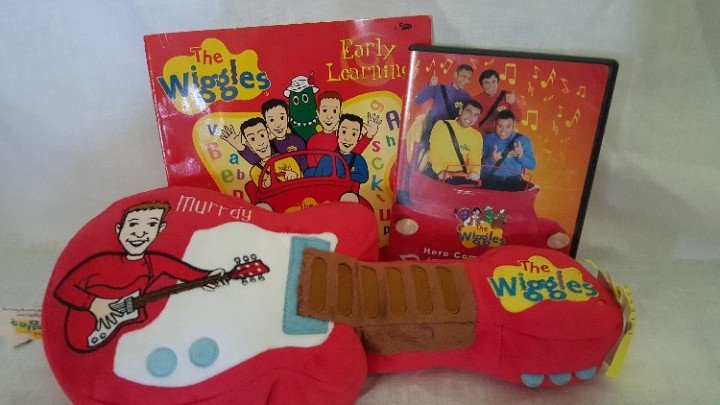 The Wiggles Gift Set Stuffed Murray Guitar Here Comes The Big Red Car Dvd Abc Book