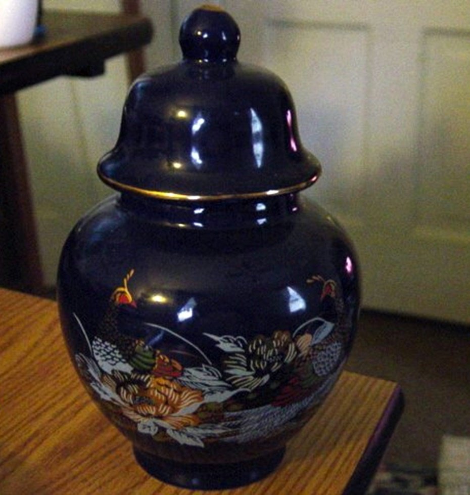 Beautiful Deep Blue Porcelain Peacocks and Flowers Ginger Jar #323