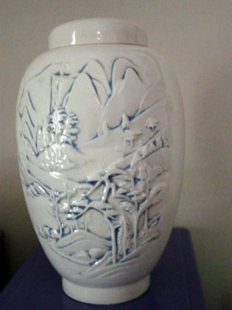 White and Blue Porcelain 3D Mountain Scene Ginger Jar #324