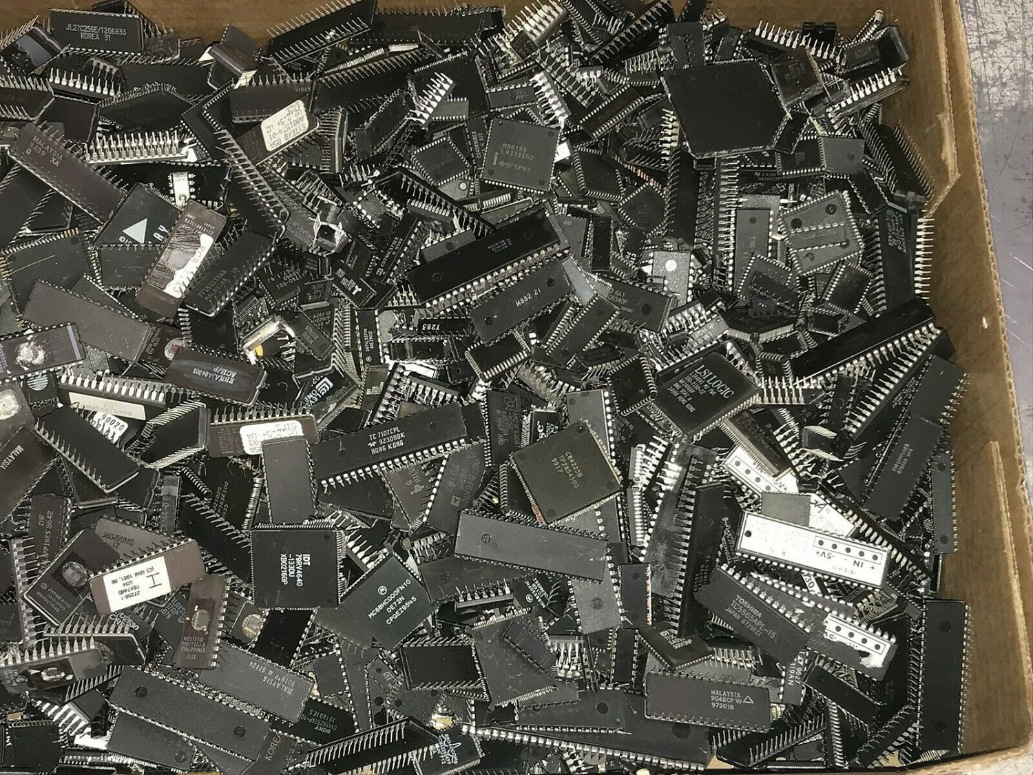 13lbs 9oz Scrap DIP & QFP EPROM EEPROM chips for Precious Metal Recovery