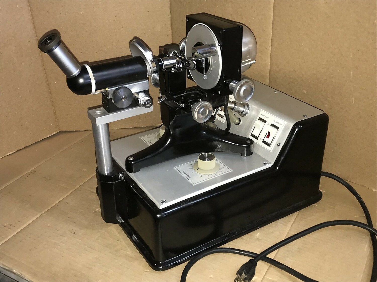 De Fonbrune Microforge Arenberg Sage A-53100 Micro-Forge