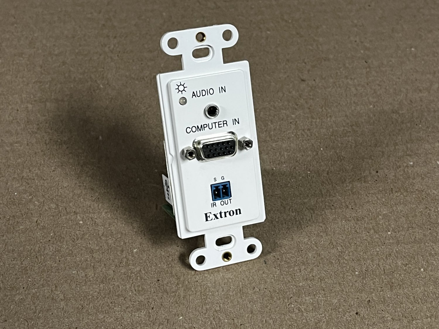 Extron PVT RGB D PoleVault IR Out VGA Video & Audio Input Wallmount