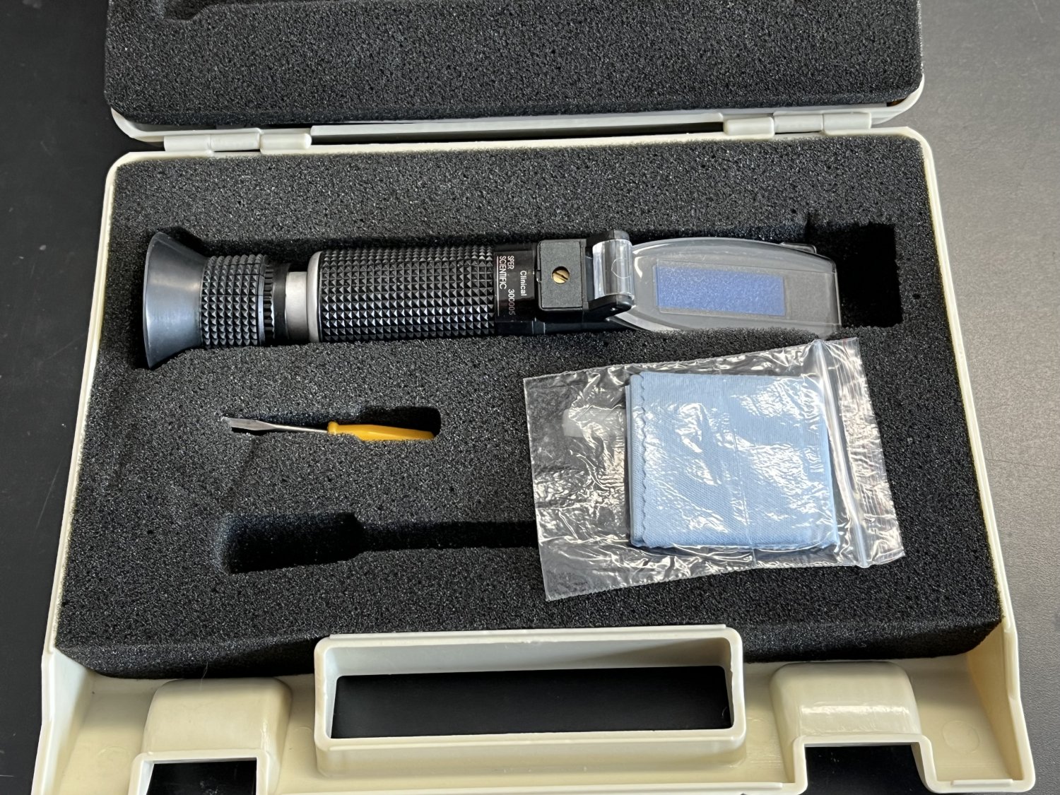 Sper Scientific 300005 Clinical Refractometer