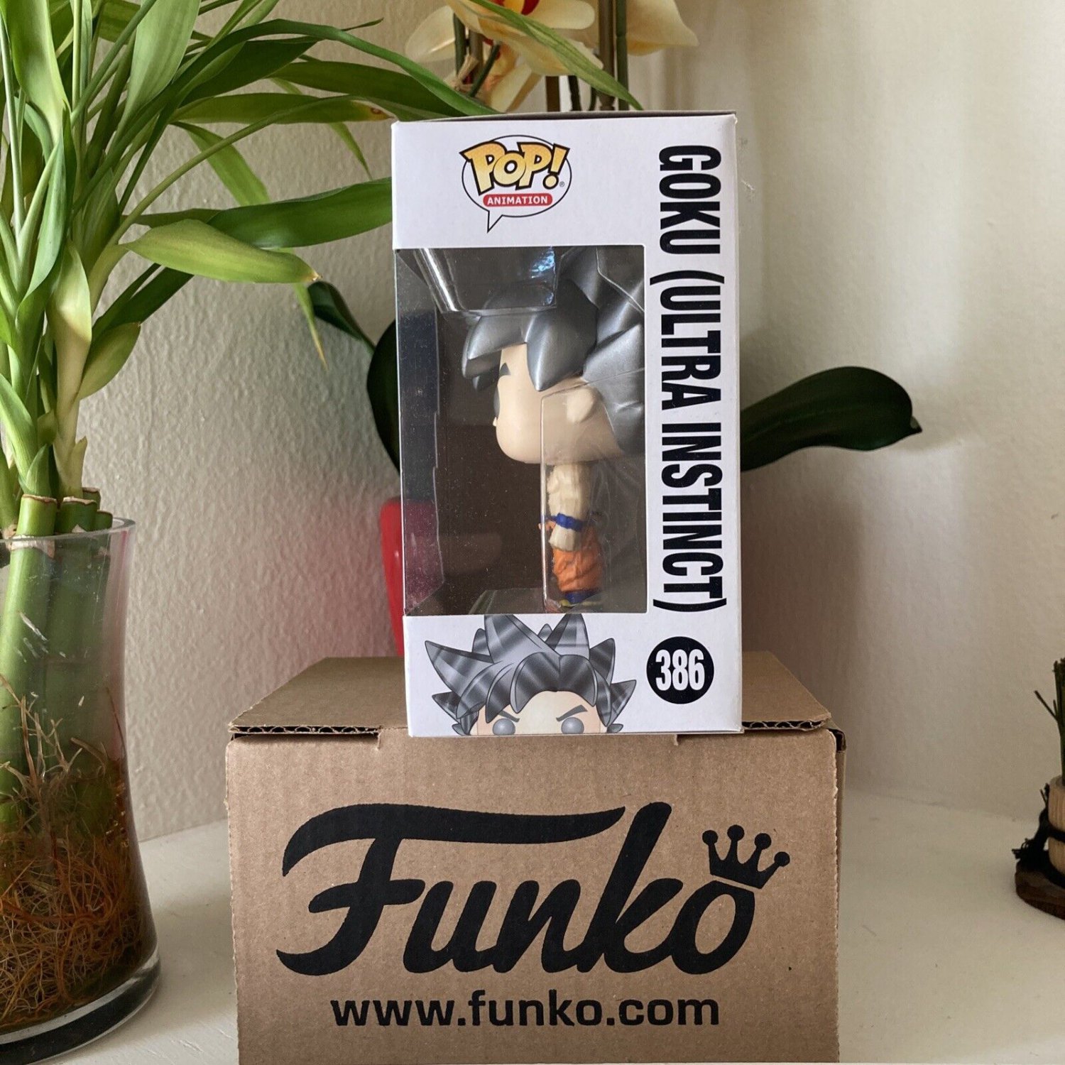 MINT Dragon Ball Super Goku Ultra Instinct Form Funko Pop 386 With Sorter