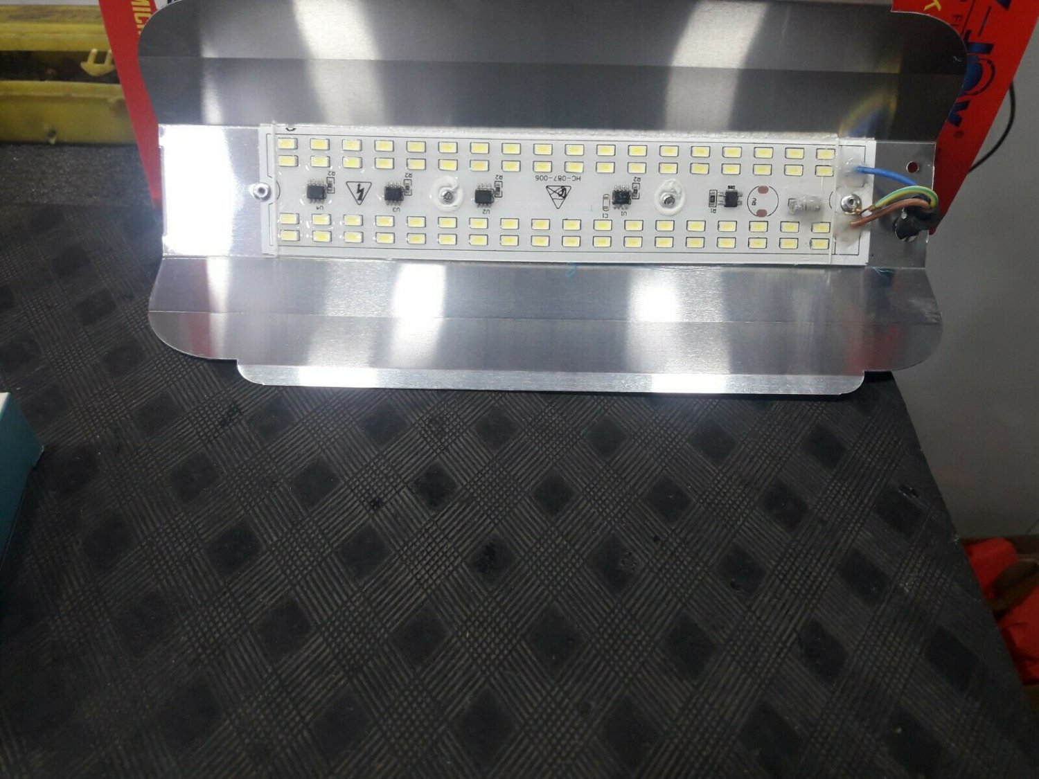 2 X 50 W HIGH BRIGHTNESS ,LOW POWER CONSUMPTION LED WARMWHITE