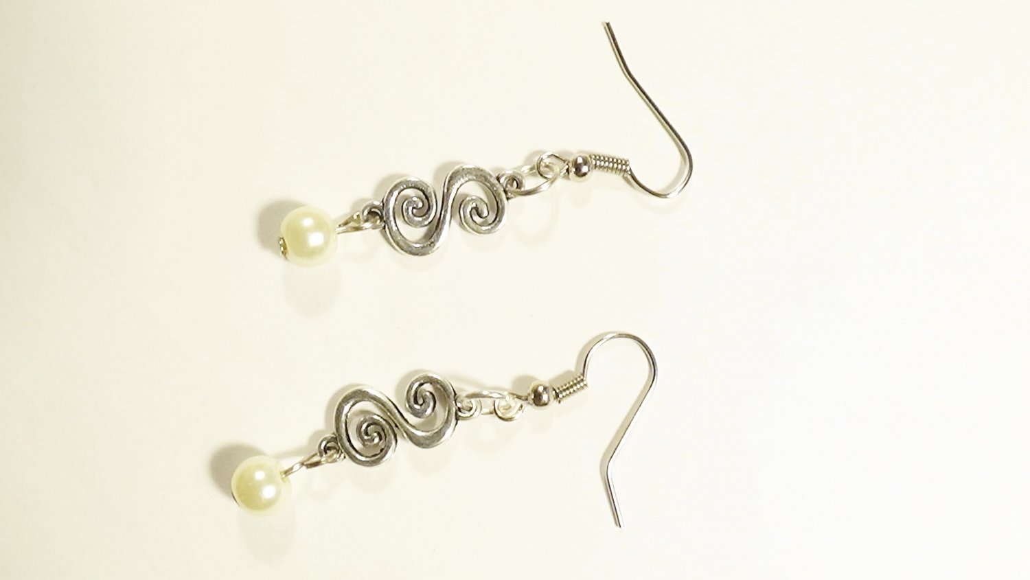 Long Earrings with White Pearls