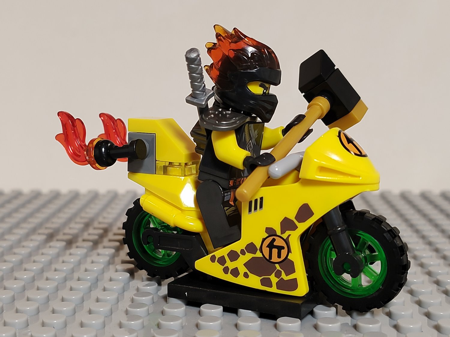 NINJAGO Motorcycles LOYD Garmadon Jay Walker Minifigures set of 8 USA