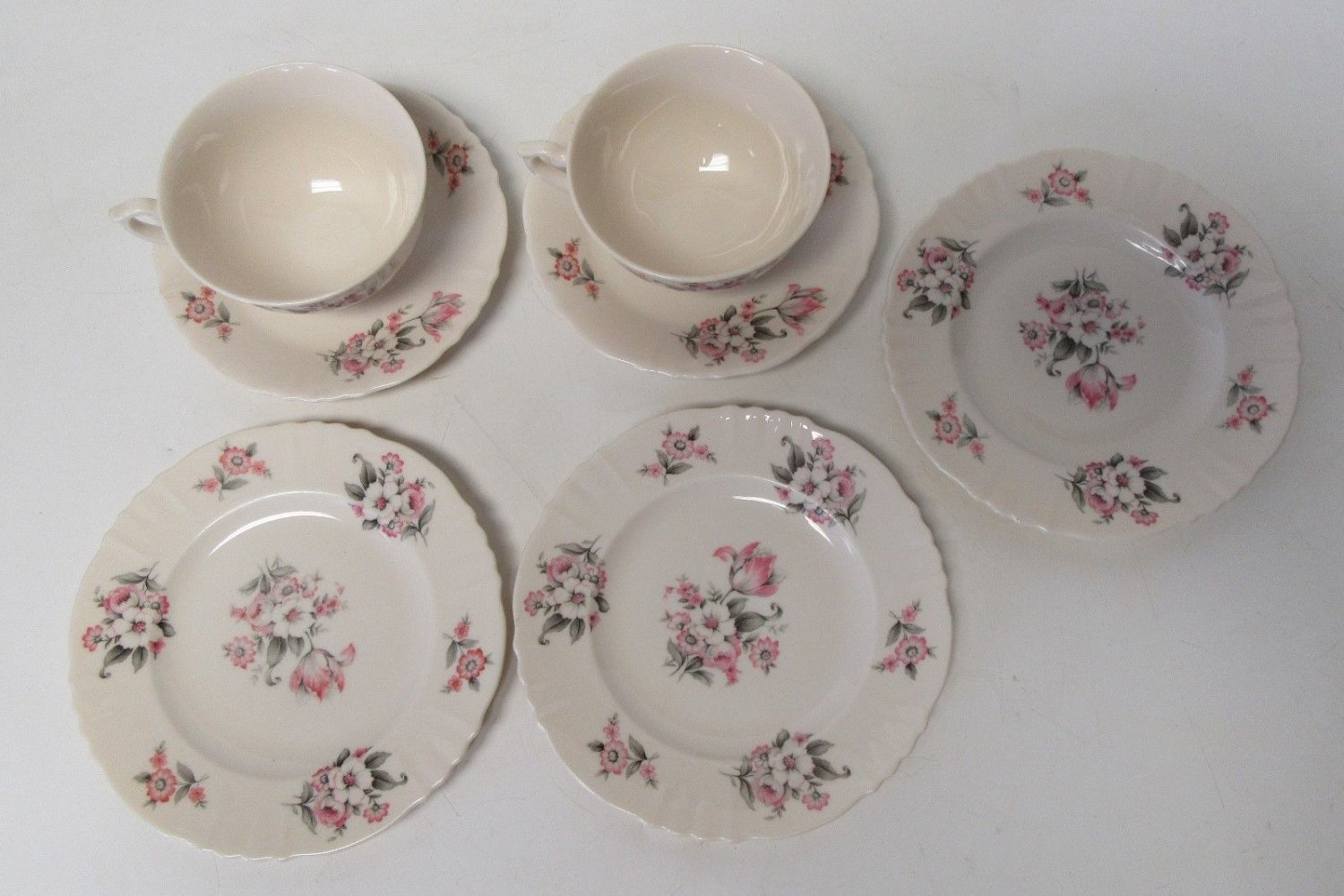 Aberdeen China Moss Rose China Bread/Butter Plates Tea Cups/Saucers