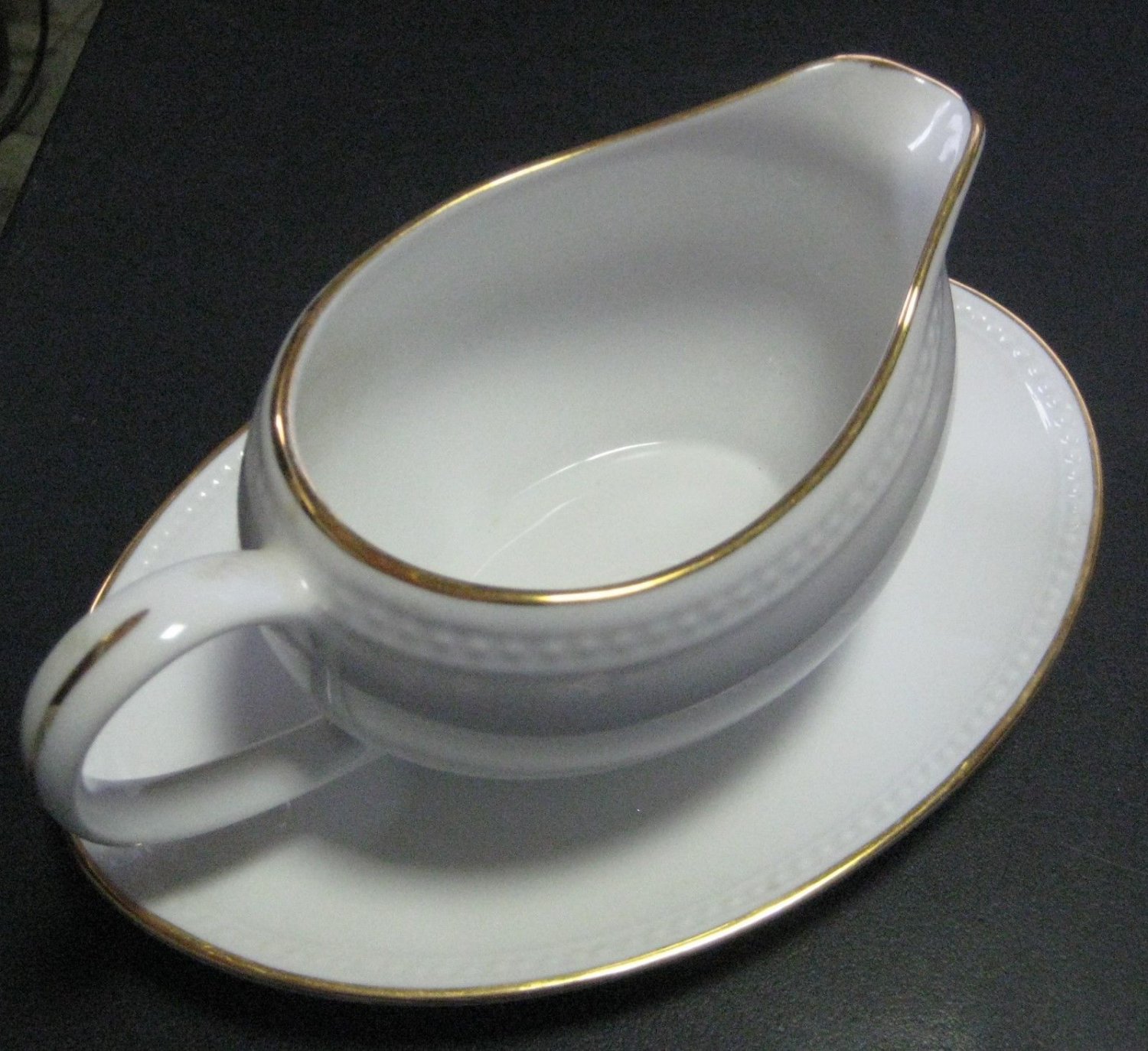 Pier 1 White with Gold Trim GRAVY BOAT and TRAY "Monno Bangladesh" GOLD