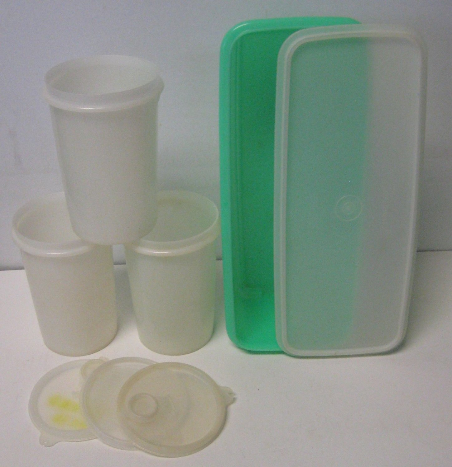 Unbelievable Tupperware Find! Server Guys In The Spotlight! - 8ook28e
