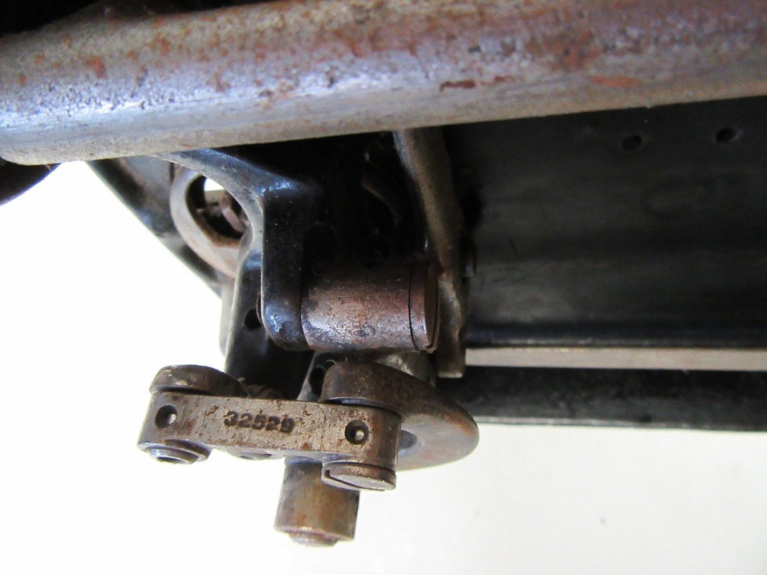 cleaning inside a singer red eye 66 cleaning inside a singer red eye 66